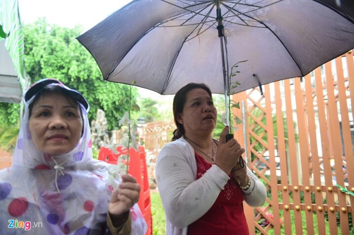 Hinh anh Vo con khoc nuc no trong giay phut tien biet nghe si Thanh Sang - Sao Viet 11