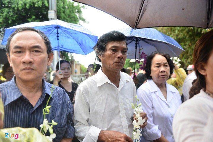 Hinh anh Vo con khoc nuc no trong giay phut tien biet nghe si Thanh Sang - Sao Viet 11