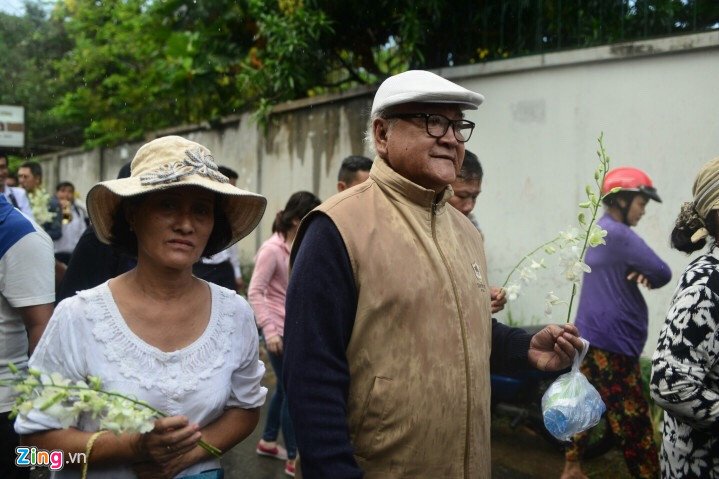 Hinh anh Vo con khoc nuc no trong giay phut tien biet nghe si Thanh Sang - Sao Viet 13