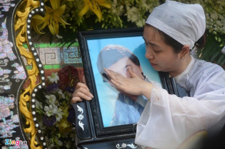 Hinh anh Vo con khoc nuc no trong giay phut tien biet nghe si Thanh Sang - Sao Viet 15