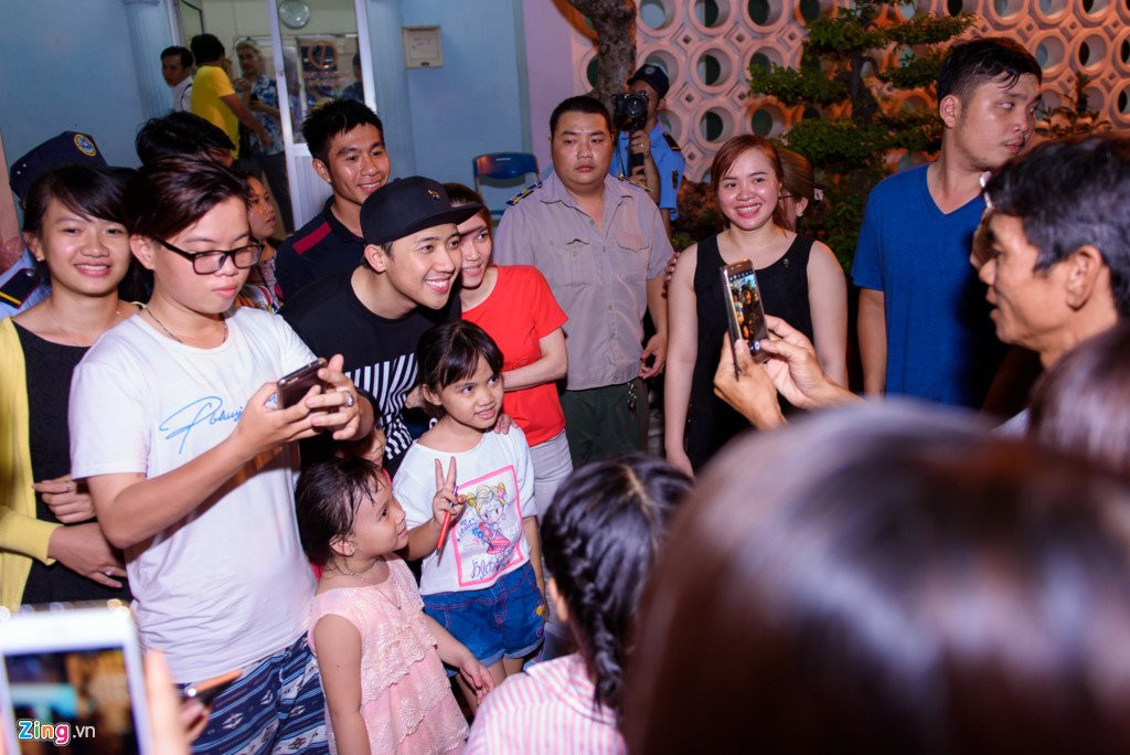 Tran Thanh buon ba xuat hien sau on ao voi Dai Vinh Long hinh anh 10