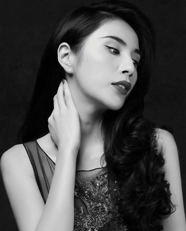 Hinh anh Thuy Tien: Toi tung bi xam hai tinh duc nhieu lan