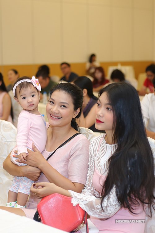 kieu-trinh-toi-tung-nghi-den-viec-nhay-xuong-huyet-di-theo-me