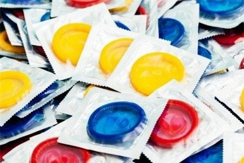 Nguy co ung thu 'cau nho' do dung bao cao su rom hinh anh 1