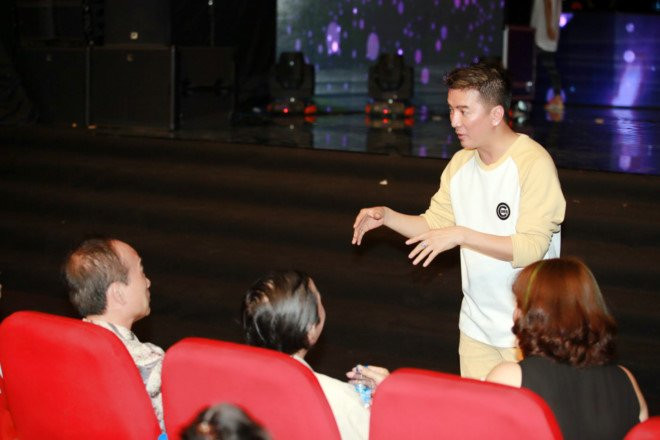 So Van hoa Ha Noi nhac nho Ho Ngoc Ha ve trang phuc bieu dien hinh anh 2