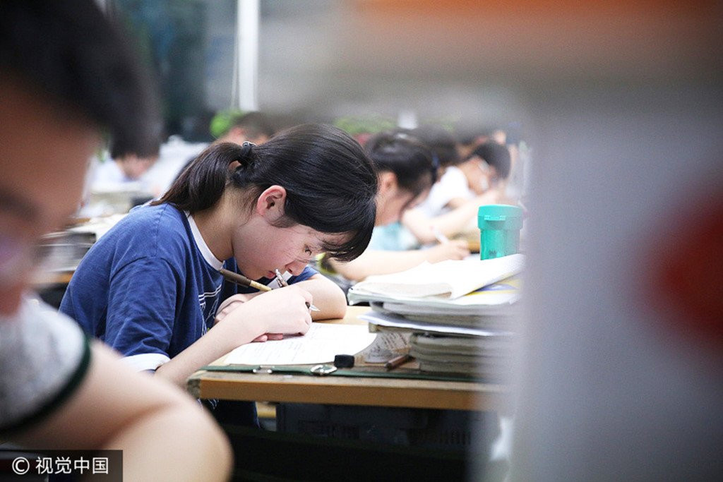 Nhung ngay on thi dai hoc cang thang cua si tu Trung Quoc hinh anh 6