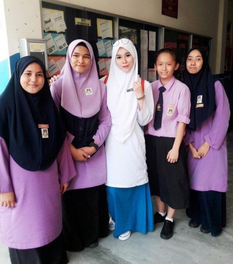 Co giao nguoi Malaysia dep nhu hot girl hinh anh 6