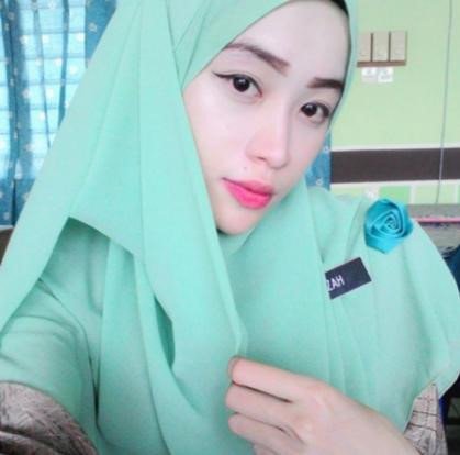 Co giao nguoi Malaysia dep nhu hot girl hinh anh 1