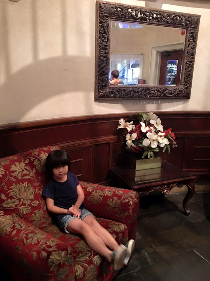 co gi ben trong can biet thu 112 cua so tai my cua thuy nga? hinh anh 16