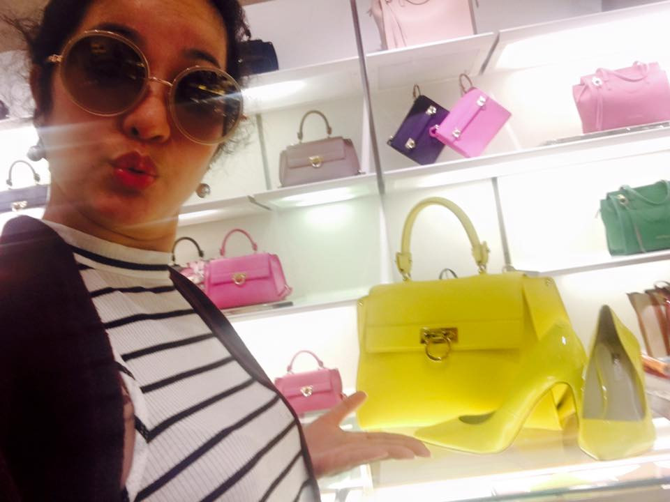 co gi ben trong can biet thu 112 cua so tai my cua thuy nga? hinh anh 20