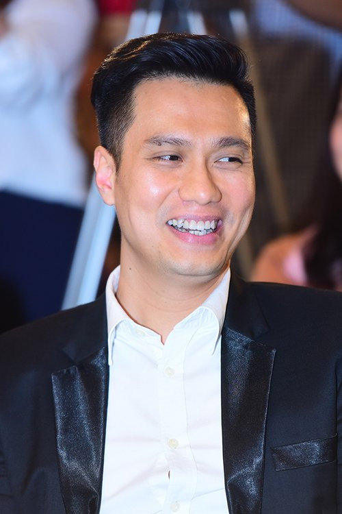 viet-anh-tung-roi-vao-be-tac-tuong-khong-vuc-day-noi