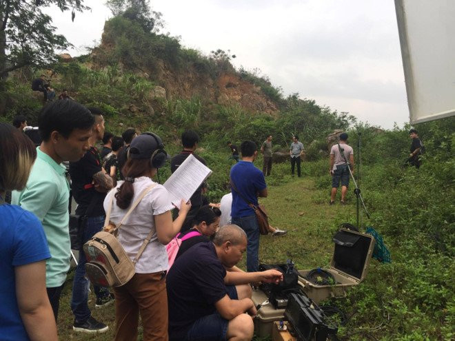 Giua on ao lo kich ban, 'Nguoi phan xu' quay them de thay doi cai ket? hinh anh 3