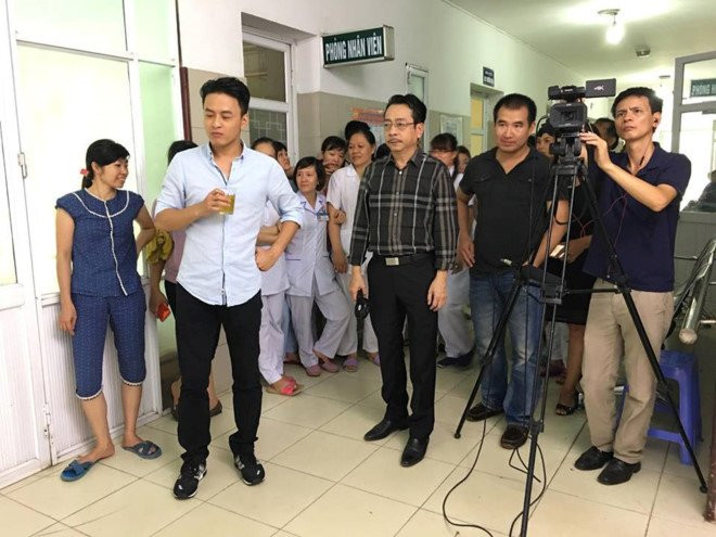 Giua on ao lo kich ban, 'Nguoi phan xu' quay them de thay doi cai ket? hinh anh 2