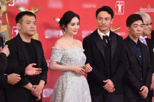 luu-diec-phi-dep-nhu-nang-cong-chua-tren-tham-do-8