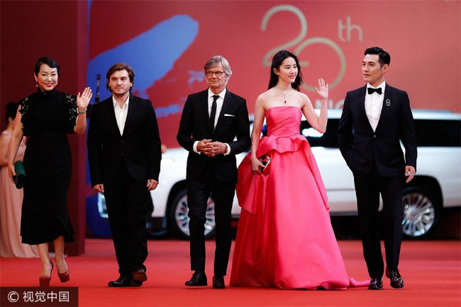 luu-diec-phi-dep-nhu-nang-cong-chua-tren-tham-do-3