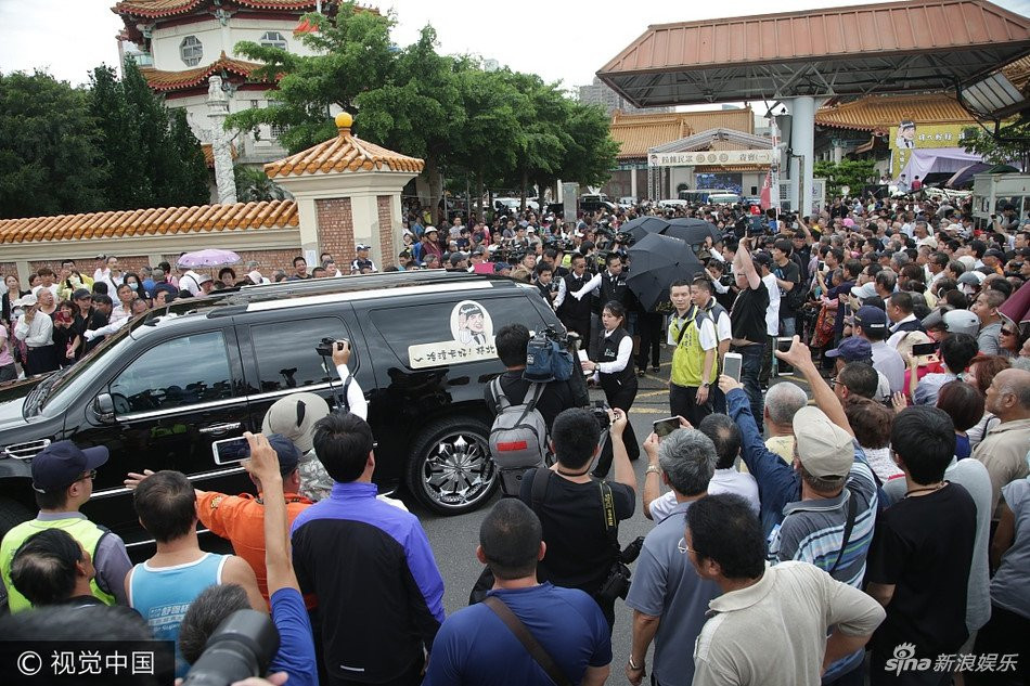 Le tang Thien vuong Dai Loan: Hang nghin nguoi co mat tien dua hinh anh 6