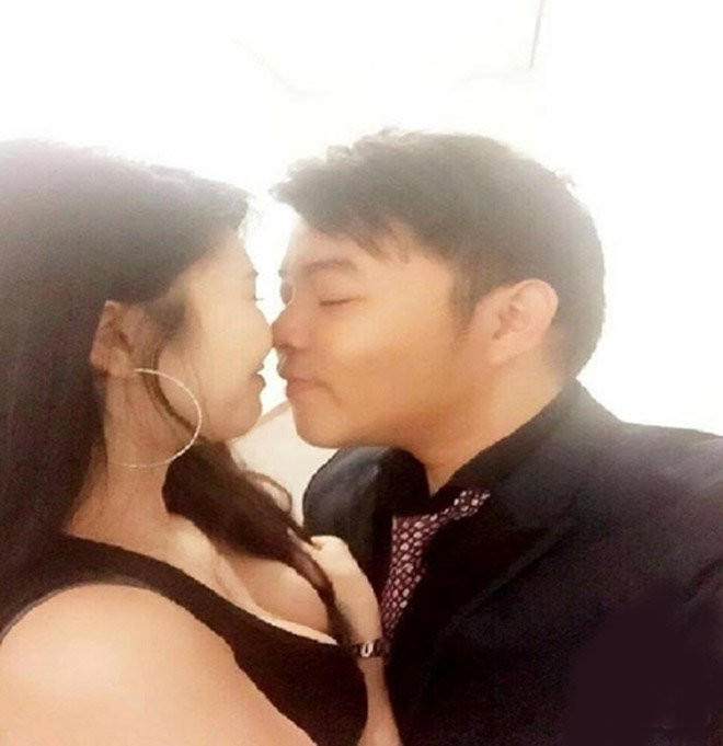 Sốc nặng khi Quang Lê và bạn gái 9X khoe ảnh "nóng" bỏng mắt - 4