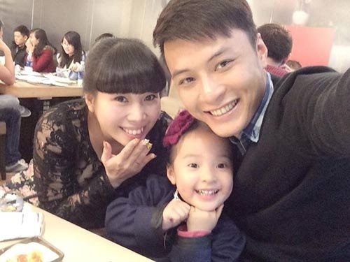 vo tre kem viet hoan 18 tuoi: lay chong noi tieng coi chung tai bay va gio hinh anh 4