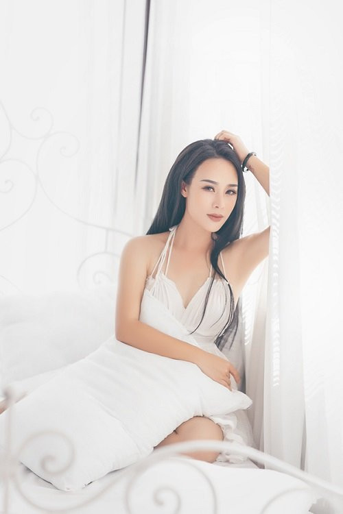 vo tre kem viet hoan 18 tuoi: lay chong noi tieng coi chung tai bay va gio hinh anh 1