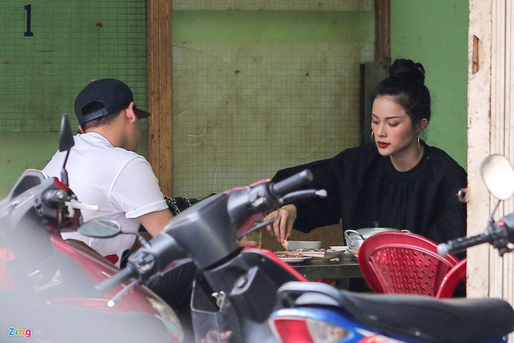 Ha Vi vui ve di hen ho sau khi cong khai chia tay Cuong Do La hinh anh 6