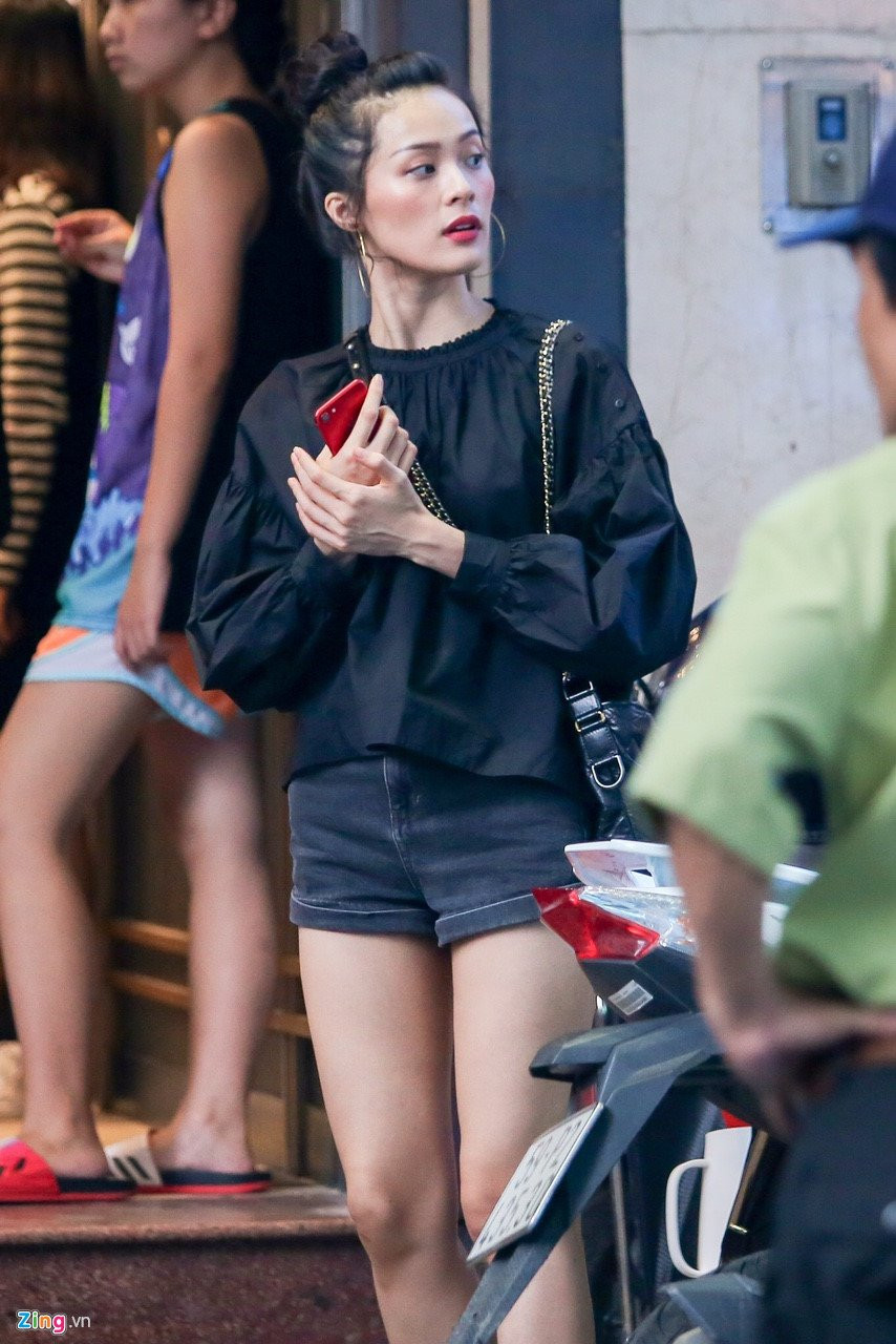 Ha Vi vui ve di hen ho sau khi cong khai chia tay Cuong Do La hinh anh 3