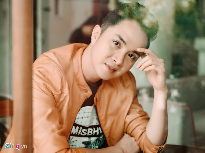 Nhat Tinh Anh cuoi co gai da ly hon va co 2 con rieng hinh anh 1