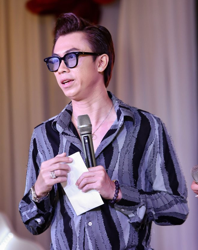 Vu ca si Viet tu vong do nga tu tang 10: Tu tu vi no nan hinh anh 3