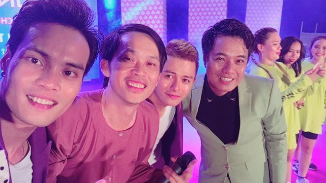 Khan gia Binh Dinh den tu 13h doi Hoai Linh dien luc 22h hinh anh 2