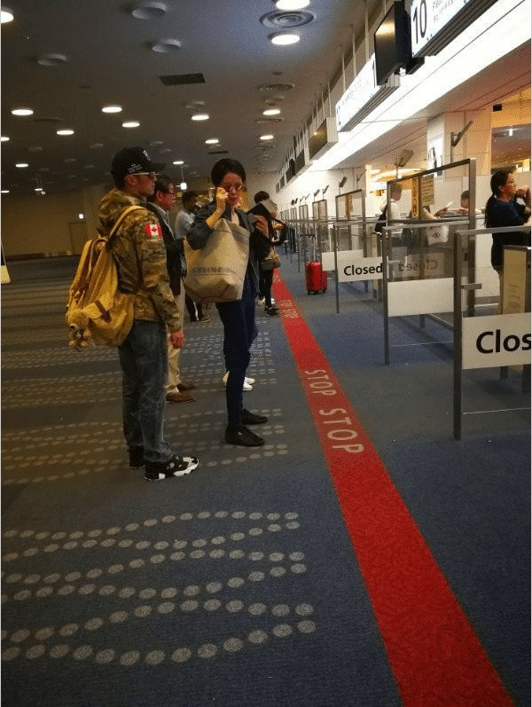 Giua tin don chia tay, Vuong Phi va Ta Dinh Phong cung di Nhat hinh anh 1