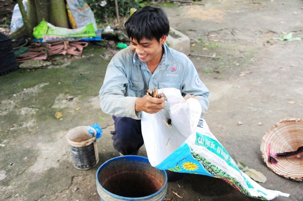 San de com duoi long dat kiem 300.000 dong moi ngay o mien Tay hinh anh 14