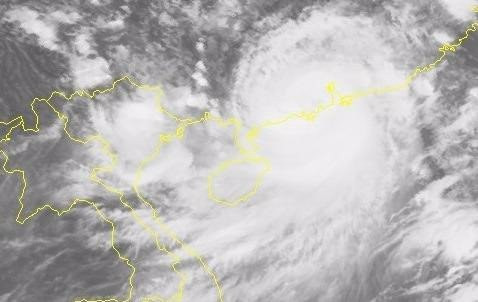 Bao so 6 dat dinh, mua lon va lu quet o vung nui phia Bac hinh anh