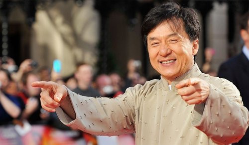 thanh-long-vao-top-5-sao-nam-kiem-tien-nhieu-nhat-2017