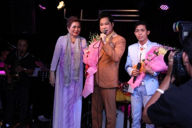 Don vi trao bang giao su am nhac cho Ngoc Son bi yeu cau giai trinh hinh anh 2