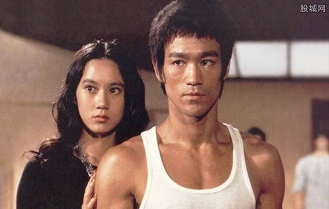 Minh tinh 65 tuoi lan dau thua nhan quan he vung trom voi Ly Tieu Long hinh anh 2