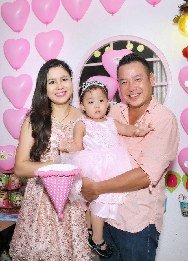 Em trai Quyen Linh ke mat trang 3 ty dong khi san khau vua khai truong hinh anh 3