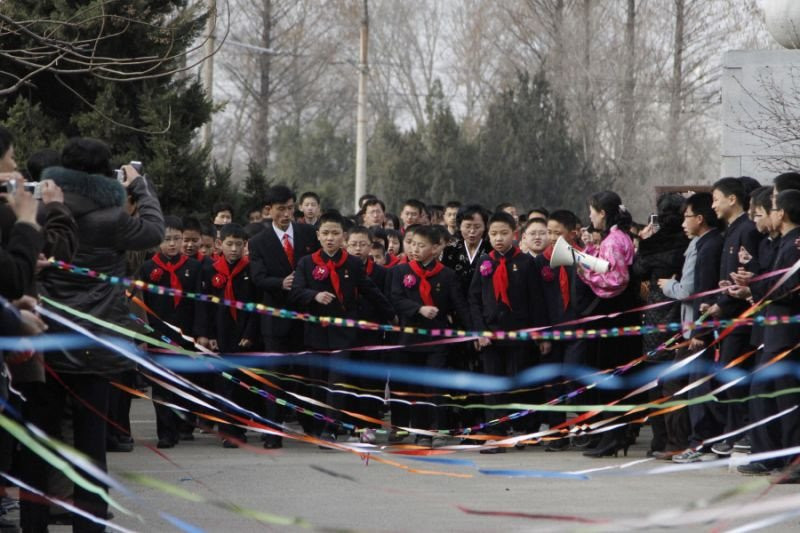 Quoc gia bi an nhat the gioi to chuc khai giang nhu the nao? hinh anh 3