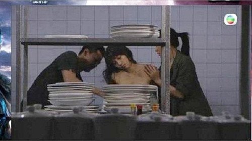 Hai huoc canh lam phim ngheo nan cua TVB hinh anh 10
