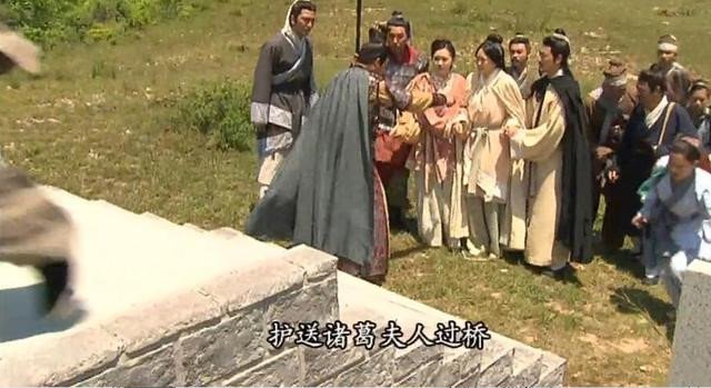 Hai huoc canh lam phim ngheo nan cua TVB hinh anh 3