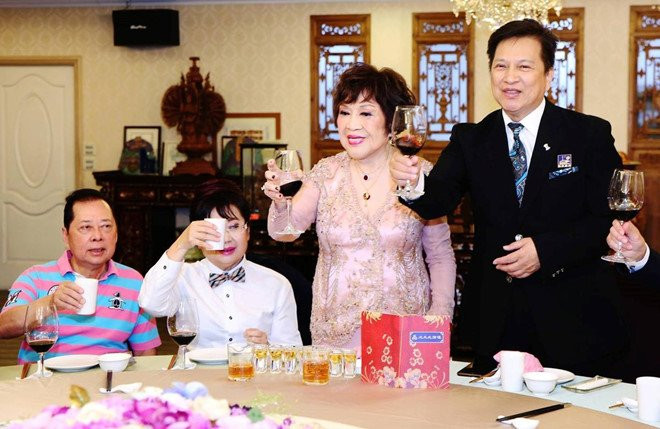 Dao dien 'Thieu Lam tu' ly hon vo vi nguoi tinh 68 tuoi hinh anh 1