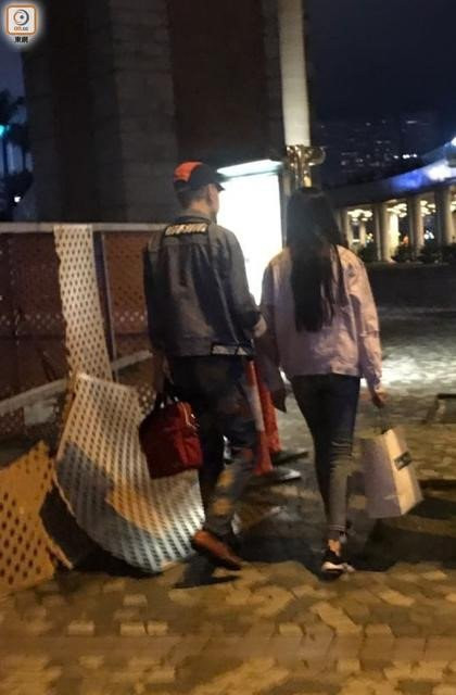 Ca si 'Nguoi den tu Trieu Chau': Tuoi 72 song chung voi ban gai 8X hinh anh 2