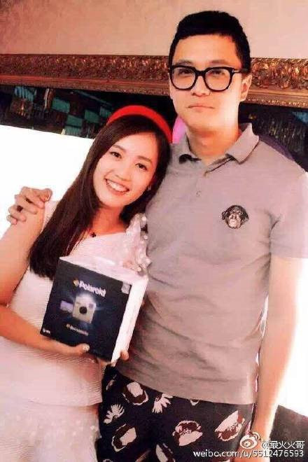 Quan ly lo clip ngoai tinh voi vo tai tu Trung Quoc bi bat hinh anh 1