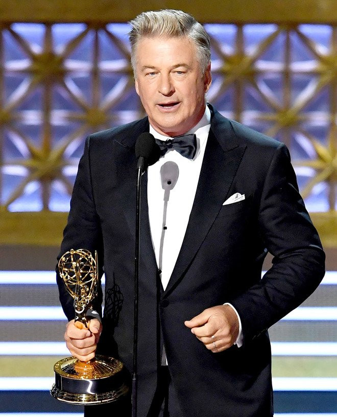 Trump bi beu rieu tai Emmy: 'Doat giai thi da khong lam tong thong' hinh anh 2