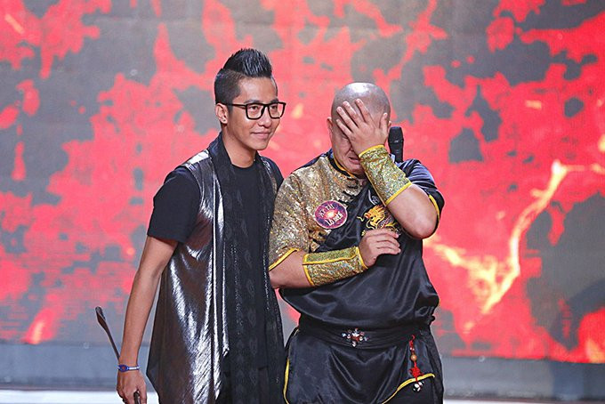 xem-thi-xiec-tren-tv-cha-nhan-ra-nguoi-con-bo-nha-di-cach-day-17-nam-2