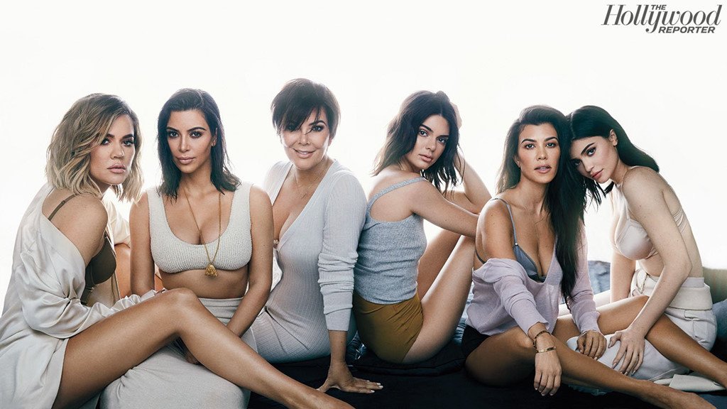 10 năm đế chế thị phi Kardashian: Nữ quyền hay thói cuồng danh?