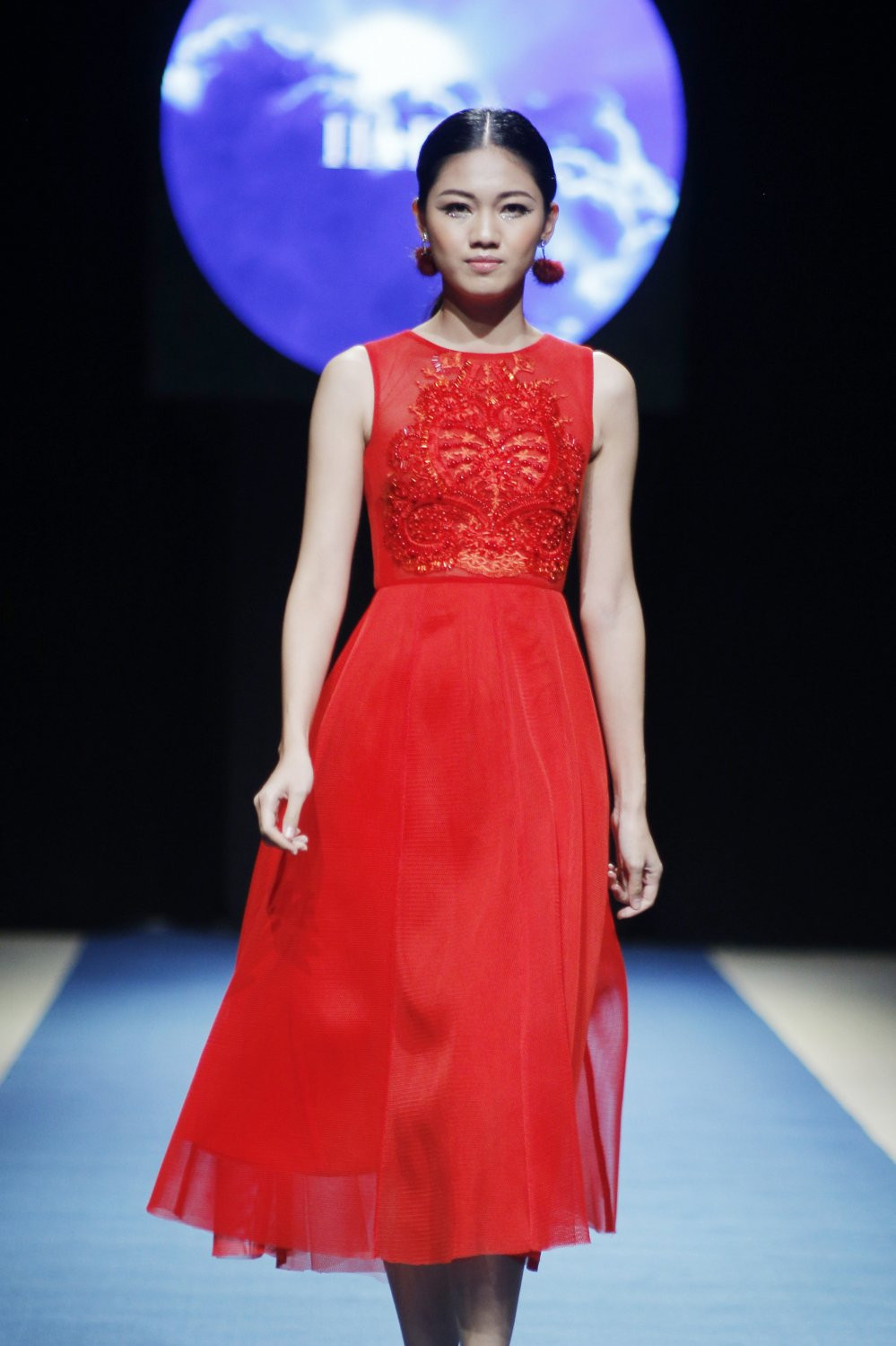 A hau Thanh Tu trinh dien BST cua NTK Ha Duy