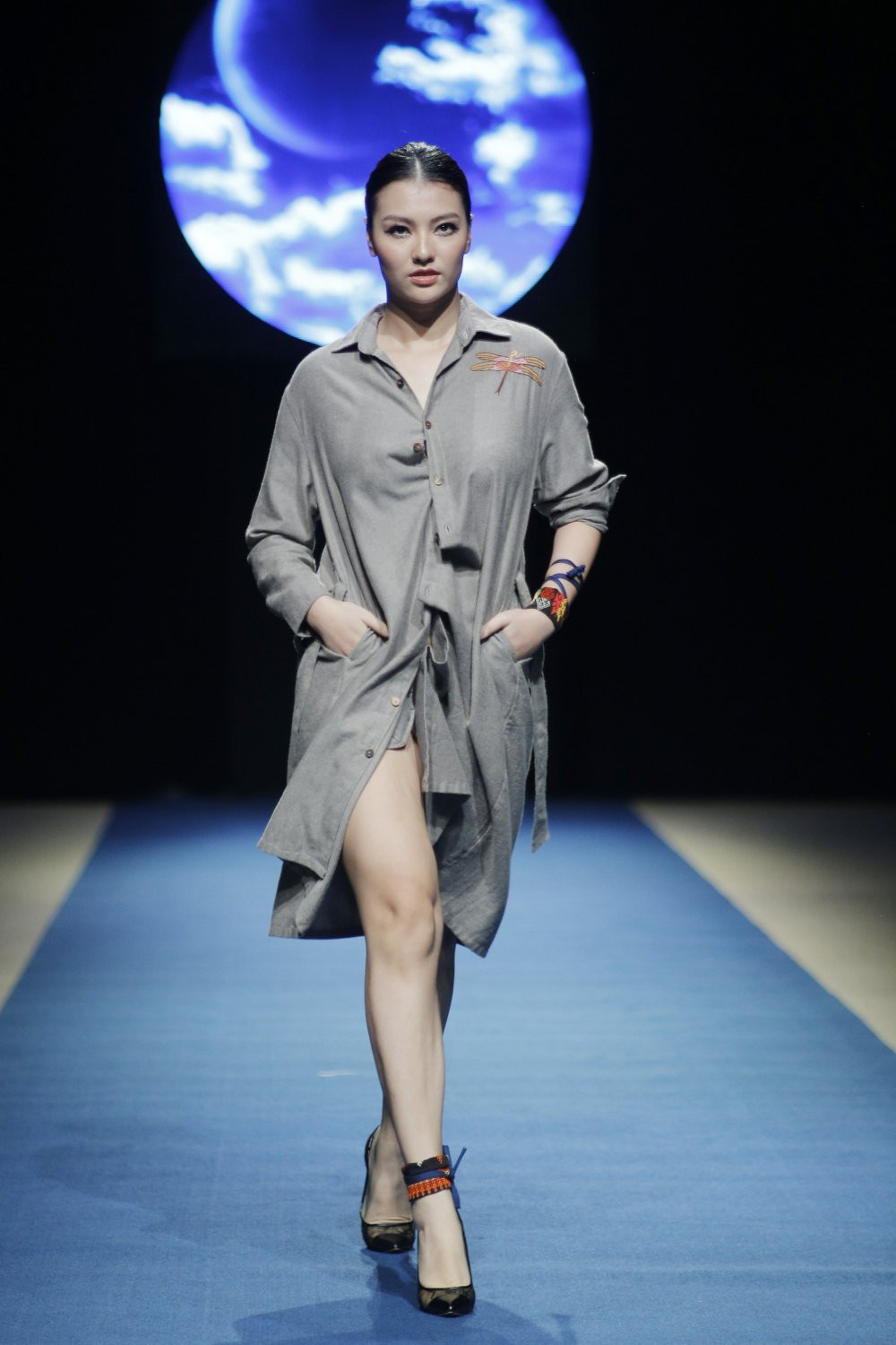 Hong Que trinh dien BST cua NTK Huu Lala 7