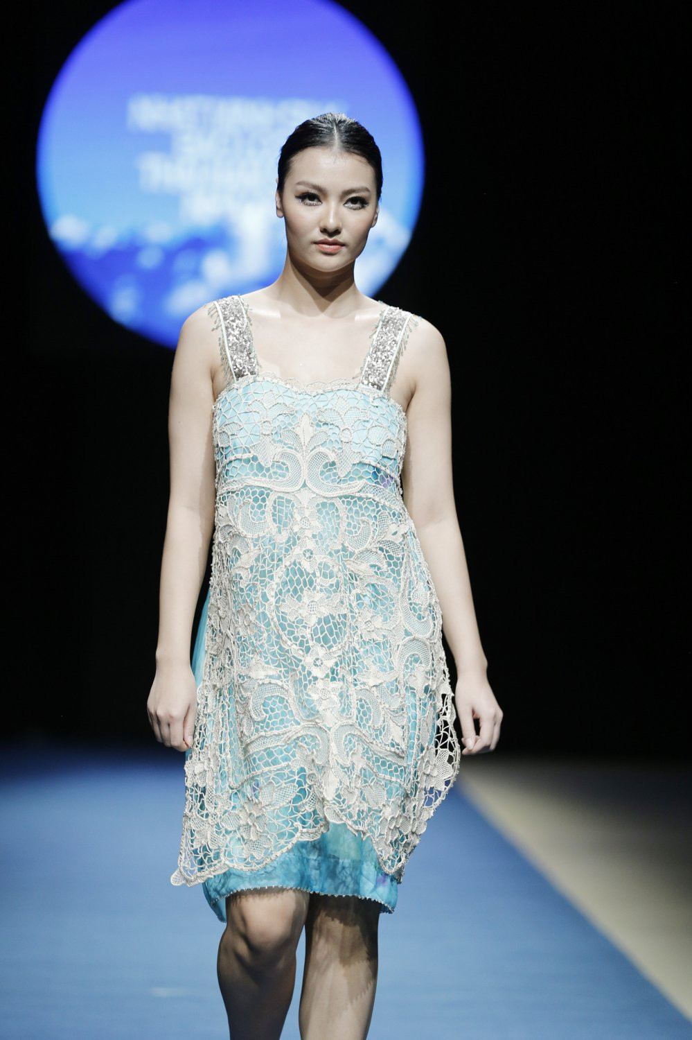 Hong Que trinh dien BST cua NTK Thanh Thuy 9