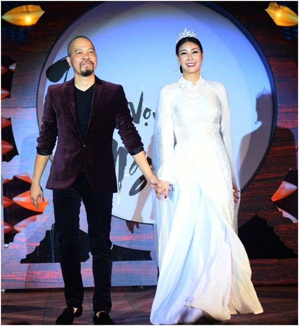 Hon Viet bung sang trong bo suu tap ao dai Thu vong Nguyet