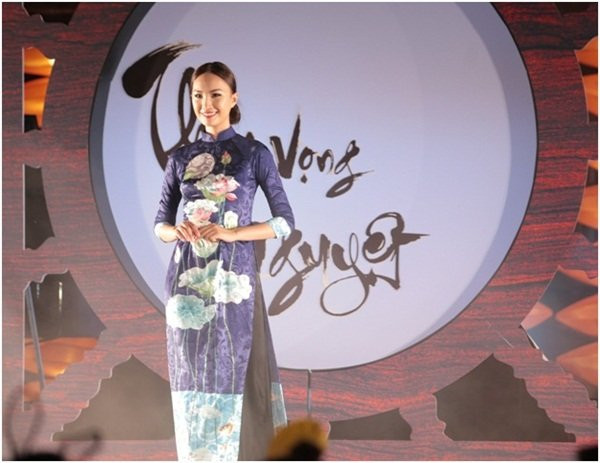 Hon Viet bung sang trong bo suu tap ao dai Thu vong Nguyet