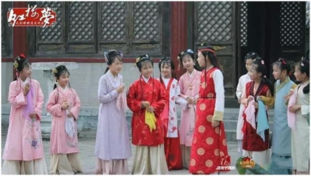 'Hong lau mong' phien ban nhi bat ngo gay sot tai Trung Quoc hinh anh 11